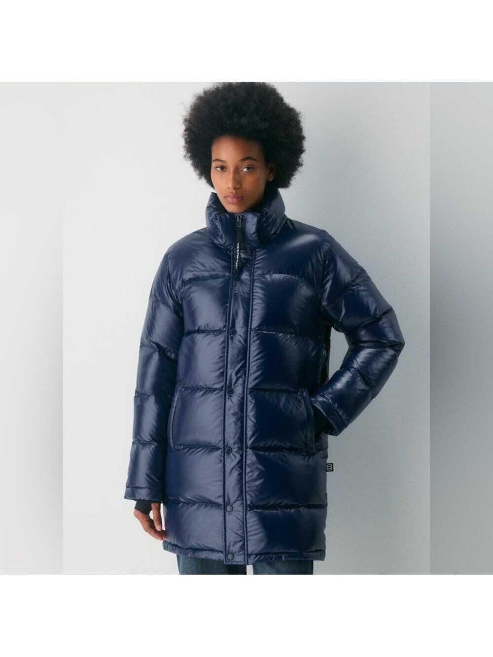 NEW WITH TAGS ARITZIA THE SUPERPUFF MID HI-GLOSS